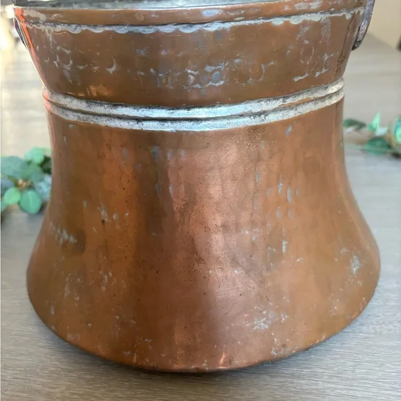 Beautiful Vintage copper IMAX cauldron made in Turkey.